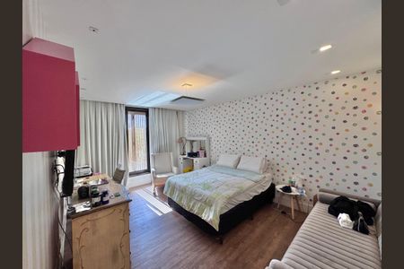 Casa de condomínio à venda com 906m², 5 quartos e 3 vagasSuíte 4