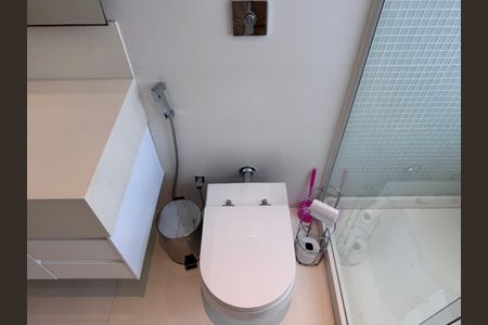 Casa de condomínio à venda com 906m², 5 quartos e 3 vagasBanheiro da Suíte