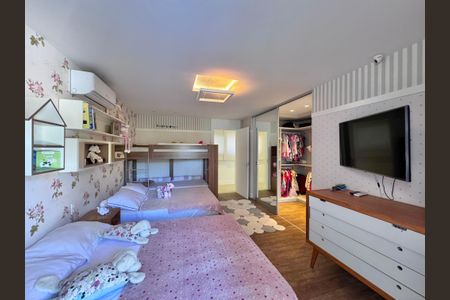 Casa de condomínio à venda com 906m², 5 quartos e 3 vagasSuíte 1