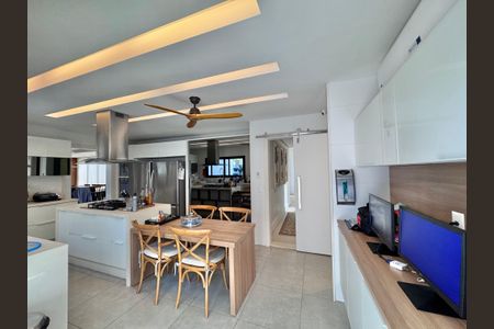 Casa de condomínio à venda com 906m², 5 quartos e 3 vagasCozinha