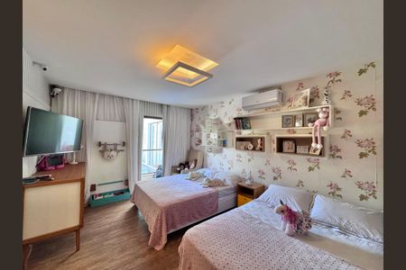 Casa de condomínio à venda com 906m², 5 quartos e 3 vagasSuíte 1