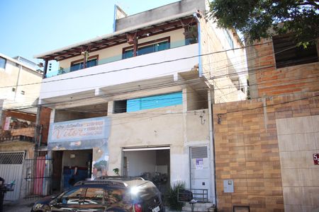 Casa à venda com 180m², 3 quartos e 1 vagaFachada e Placa