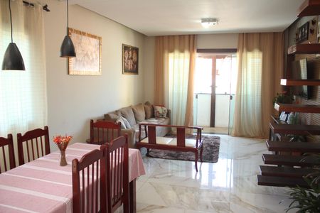 Casa à venda com 180m², 3 quartos e 1 vagaSala