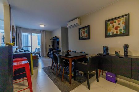 Apartamento à venda com 90m², 3 quartos e 2 vagas Apartamento à venda com 90m², 3 quartos e 2 vagasSala