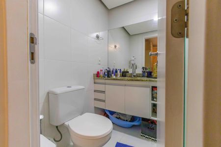 Apartamento à venda com 90m², 3 quartos e 2 vagas Apartamento à venda com 90m², 3 quartos e 2 vagasBanheiro da Suíte 1