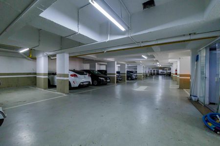 Apartamento à venda com 90m², 3 quartos e 2 vagas Apartamento à venda com 90m², 3 quartos e 2 vagasÁrea Comum Garagem