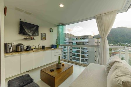 Apartamento à venda com 90m², 3 quartos e 2 vagas Apartamento à venda com 90m², 3 quartos e 2 vagasVaranda