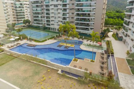 Apartamento à venda com 90m², 3 quartos e 2 vagas Apartamento à venda com 90m², 3 quartos e 2 vagasÁrea Comum Piscina