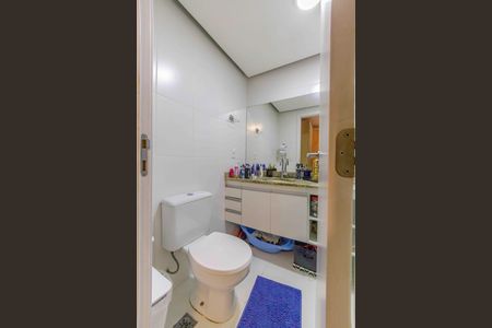 Apartamento à venda com 90m², 3 quartos e 2 vagas Apartamento à venda com 90m², 3 quartos e 2 vagasBanheiro da Suíte 1