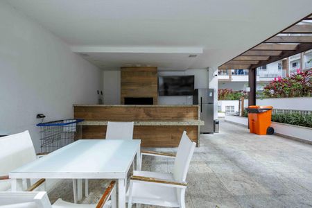 Apartamento à venda com 90m², 3 quartos e 2 vagas Apartamento à venda com 90m², 3 quartos e 2 vagasÁrea Comum Churrasqueira