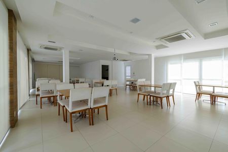 Apartamento à venda com 90m², 3 quartos e 2 vagas Apartamento à venda com 90m², 3 quartos e 2 vagasÁrea Comum Salão de Festas