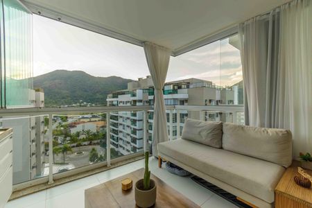 Apartamento à venda com 90m², 3 quartos e 2 vagas Apartamento à venda com 90m², 3 quartos e 2 vagasVaranda