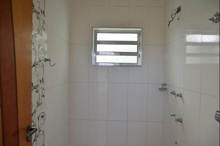 Casa para alugar com 65m², 2 quartos e sem vagaBanheiro