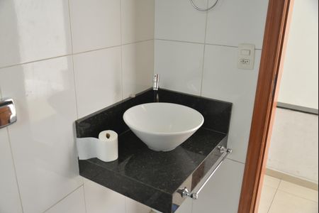 Casa para alugar com 65m², 2 quartos e sem vagaBanheiro