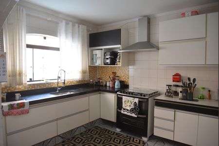 Casa à venda com 356m², 5 quartos e 4 vagasCozinha