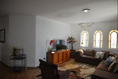 Casa à venda com 356m², 5 quartos e 4 vagasSala