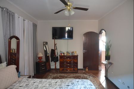 Casa à venda com 356m², 5 quartos e 4 vagasSuíte 4