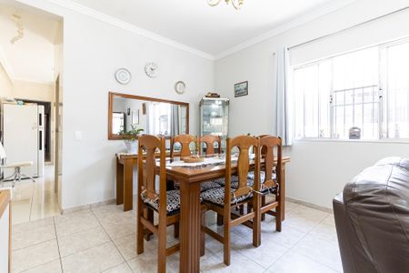 Casa à venda com 200m², 2 quartos e 2 vagasSala