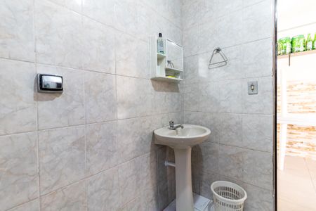 Casa à venda com 200m², 2 quartos e 2 vagasBanheiro da Área Externa