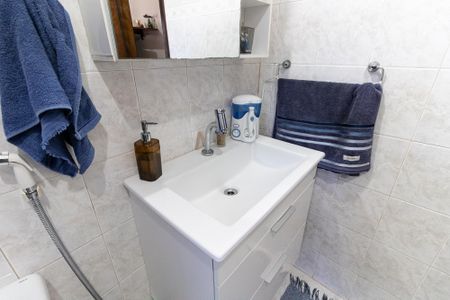 Casa à venda com 200m², 2 quartos e 2 vagasBanheiro