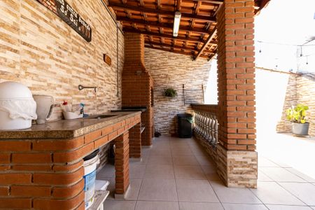 Casa à venda com 200m², 2 quartos e 2 vagasChurrasqueira