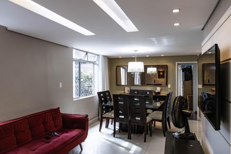 Apartamento à venda com 150m², 3 quartos e 1 vaga Apartamento à venda com 150m², 3 quartos e 1 vagaSala