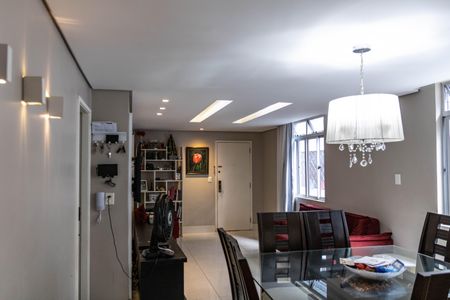 Apartamento à venda com 150m², 3 quartos e 1 vaga Apartamento à venda com 150m², 3 quartos e 1 vagaSala