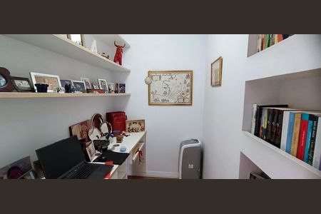 Apartamento à venda com 95m², 2 quartos e 2 vagasEscritório