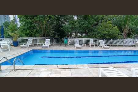 Apartamento à venda com 95m², 2 quartos e 2 vagasÁrea comum - Piscina