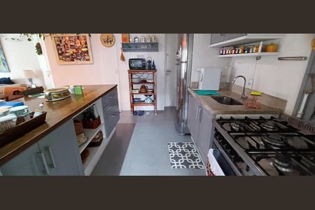 Apartamento à venda com 95m², 2 quartos e 2 vagasCozinha