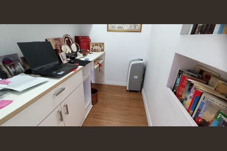 Apartamento à venda com 95m², 2 quartos e 2 vagasEscritório