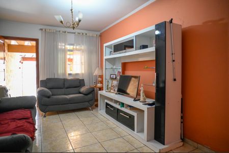 Casa à venda com 92m², 2 quartos e 1 vagaSala