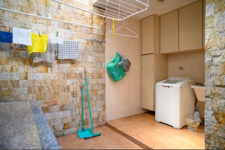 Casa à venda com 92m², 2 quartos e 1 vagaÁrea de Serviço