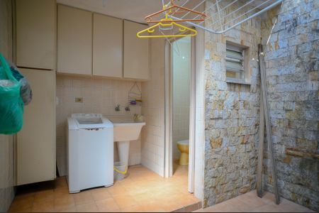 Casa à venda com 92m², 2 quartos e 1 vagaÁrea de Serviço