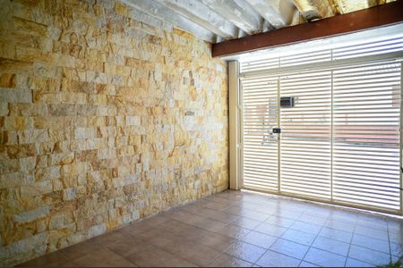 Casa à venda com 92m², 2 quartos e 1 vagaGaragem