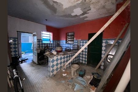 Casa à venda com 230m², 3 quartos e sem vaga Casa à venda com 230m², 3 quartos e sem vagaCozinha