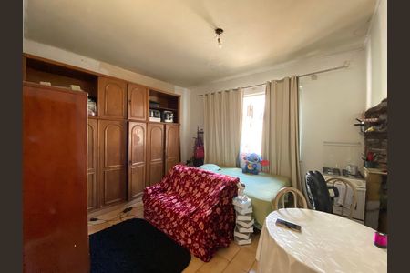 Casa à venda com 230m², 3 quartos e sem vaga Casa à venda com 230m², 3 quartos e sem vagaQuarto 1