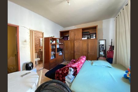 Casa à venda com 230m², 3 quartos e sem vaga Casa à venda com 230m², 3 quartos e sem vagaQuarto 1