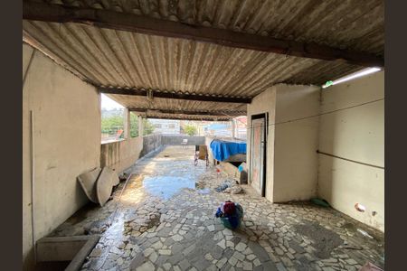 Casa à venda com 230m², 3 quartos e sem vaga Casa à venda com 230m², 3 quartos e sem vagaTerraço