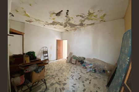 Casa à venda com 230m², 3 quartos e sem vaga Casa à venda com 230m², 3 quartos e sem vagaSala