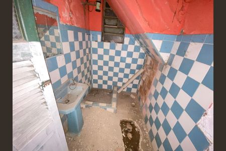 Casa à venda com 230m², 3 quartos e sem vaga Casa à venda com 230m², 3 quartos e sem vagaBanheiro