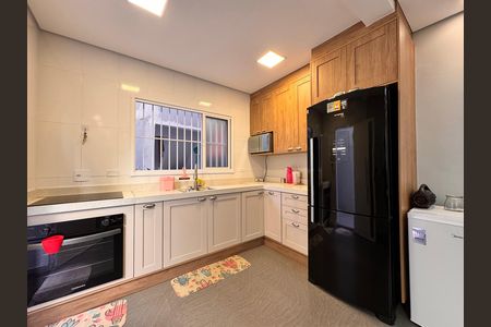 Casa para alugar com 220m², 4 quartos e 2 vagasCozinha