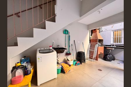 Casa para alugar com 220m², 4 quartos e 2 vagasLavanderia