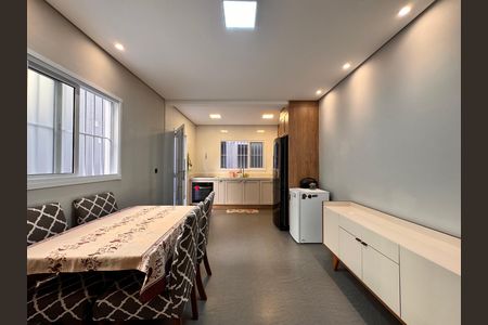 Casa para alugar com 220m², 4 quartos e 2 vagasCozinha