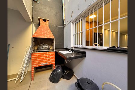 Casa para alugar com 220m², 4 quartos e 2 vagasQuintal com churrasqueira