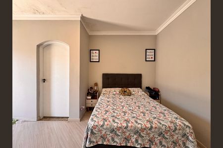 Casa para alugar com 220m², 4 quartos e 2 vagasSuíte master