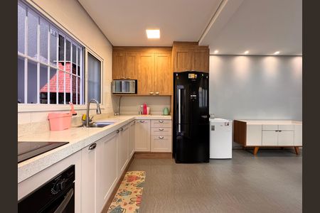 Casa para alugar com 220m², 4 quartos e 2 vagasCozinha