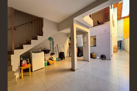 Casa para alugar com 220m², 4 quartos e 2 vagasQuintal com churrasqueira