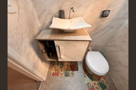 Casa para alugar com 220m², 4 quartos e 2 vagasLavabo