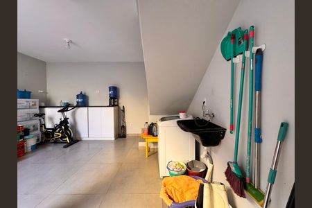 Casa para alugar com 220m², 4 quartos e 2 vagasLavanderia